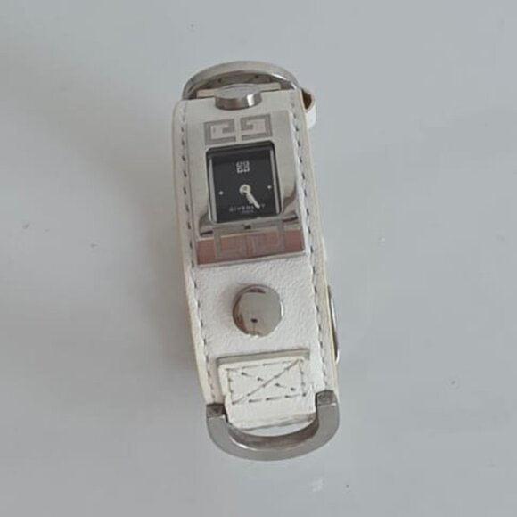 GIVENCHY TIME PIECE! - Picture 5 of 15